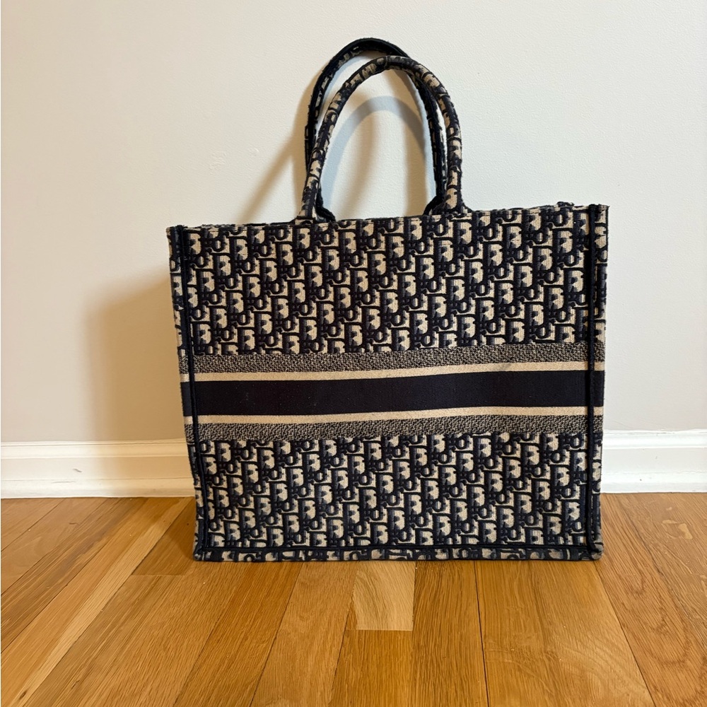 Dior Large Oblique Book Tote - Picture 2 of 5